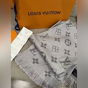 Louis Vuitton Logomania Scarf - Grey